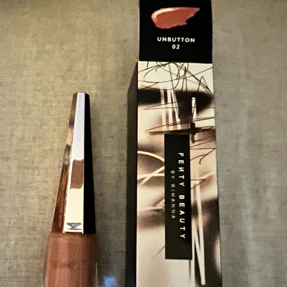 Fenty Beauty Stunna Lip Paint Unbutton Shade NIB - Picture 2 of 4